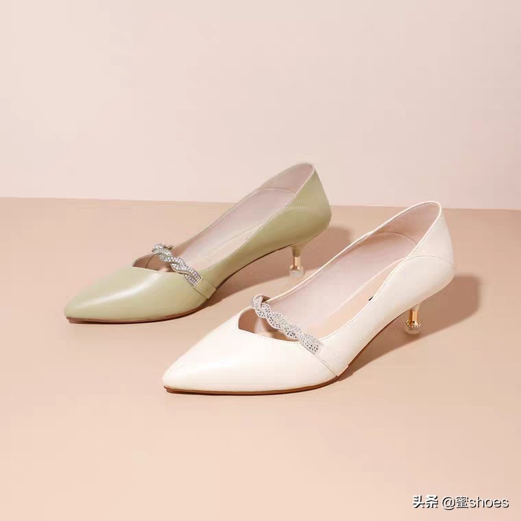 百丽女鞋最新款是哪一款,百丽女鞋凉鞋最新款