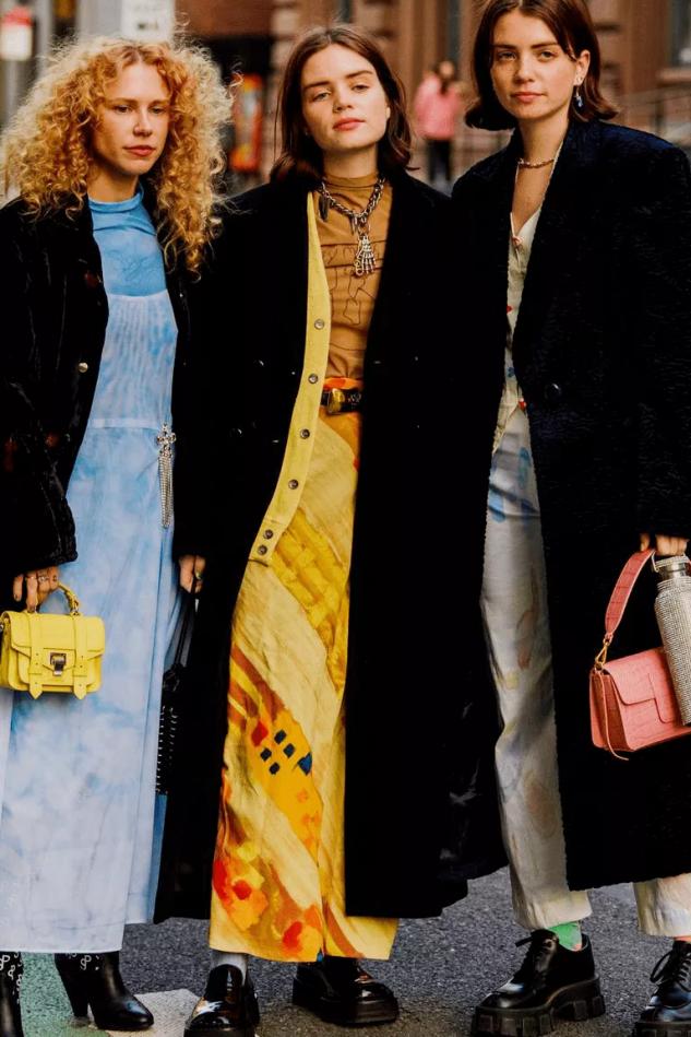 夏天穿这4种配色高级又气质,穿来穿去还是简约温柔的气质