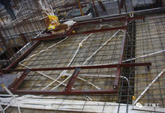 铝模板外模的施工方法,铝模与木模板的区别是什么