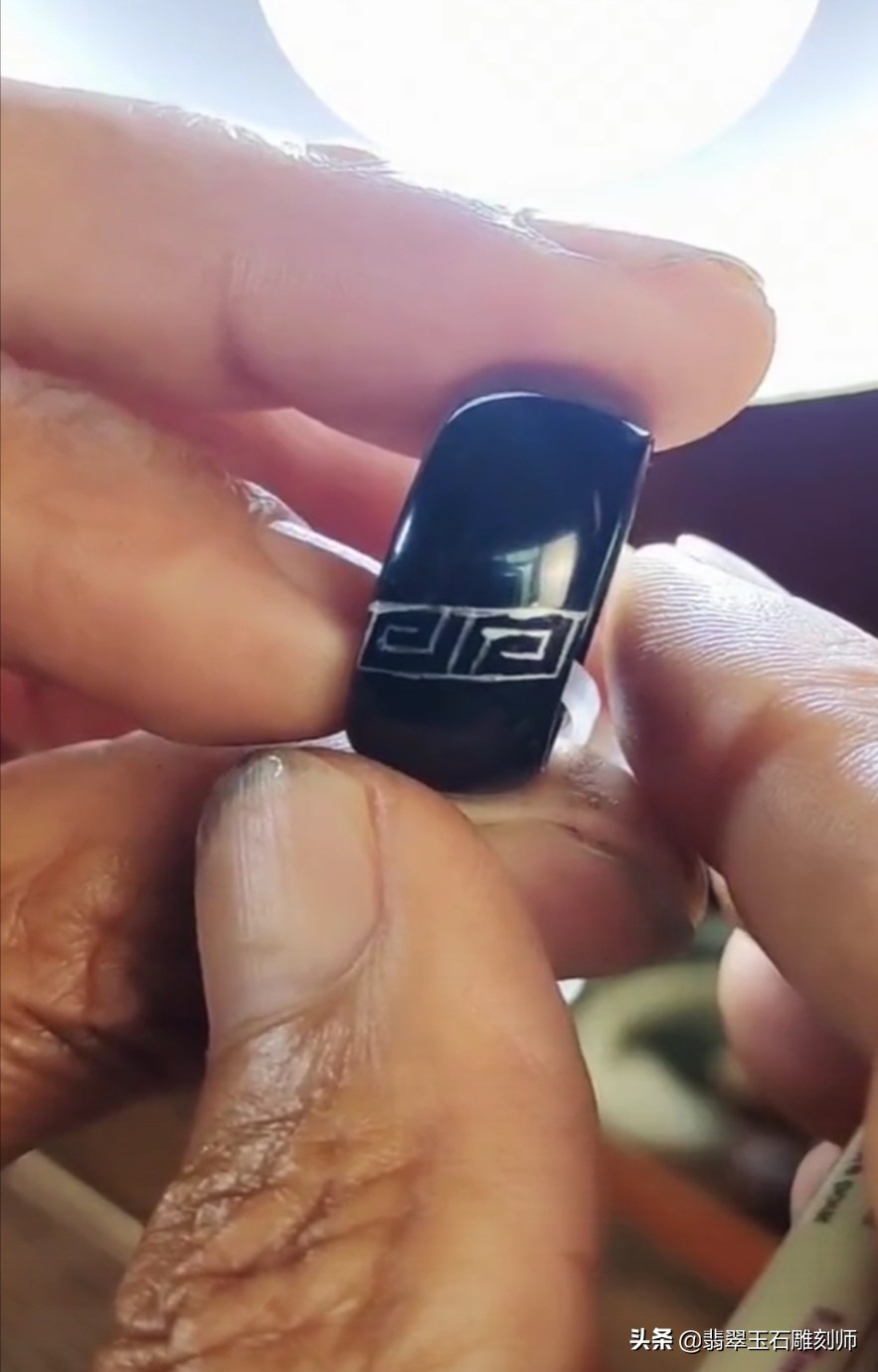 玉手镯断裂了值得修复吗,玉手镯裂了怎么修复