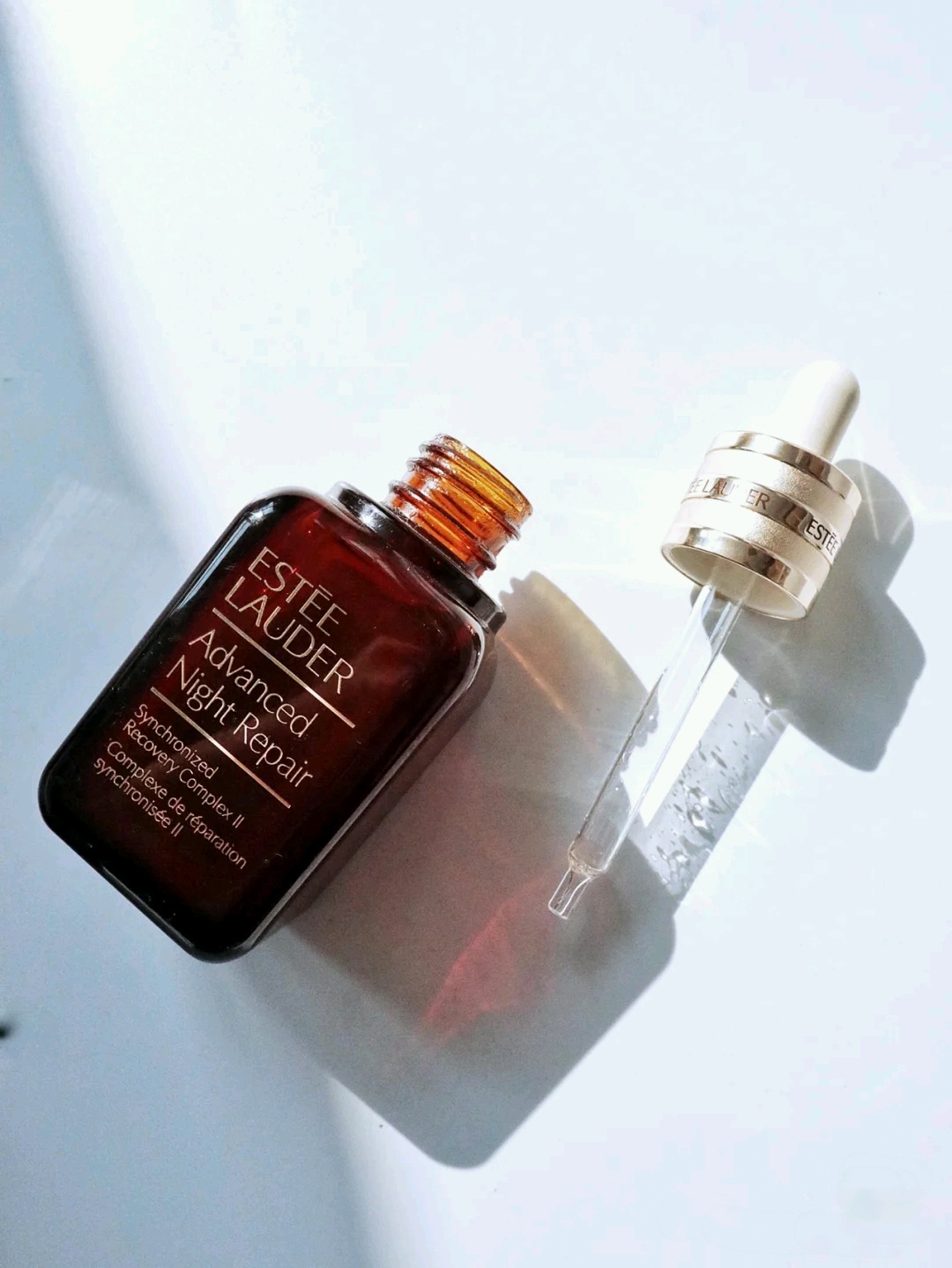 雅诗兰黛和科颜氏淡斑精华哪个好,科颜氏和雅诗兰黛淡斑精华哪个好