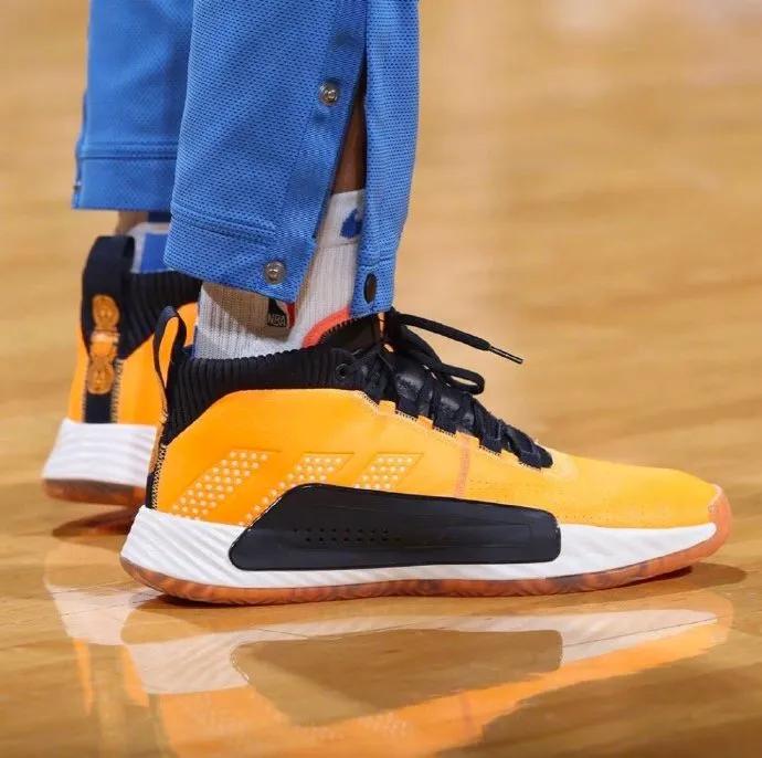 施罗德决赛上脚球鞋,纳迪尔施罗德球鞋