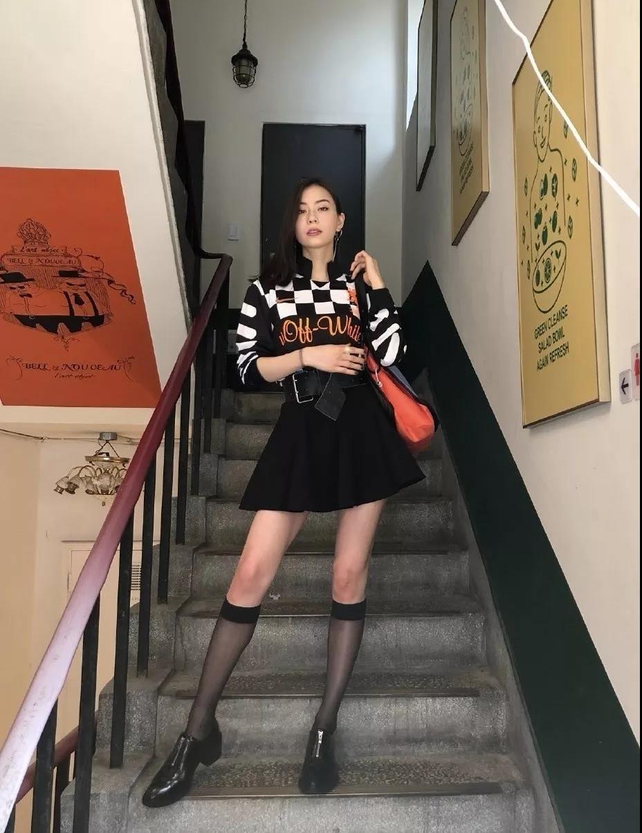 日本小野模突然爆火，*服私**穿搭也超出众，女大佬形象太抢眼