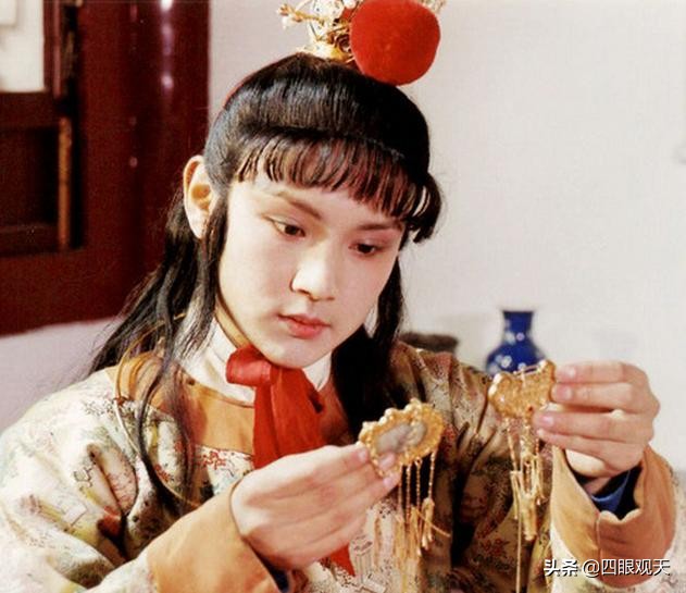 冷眼看红楼书籍,黛玉冷眼看红楼