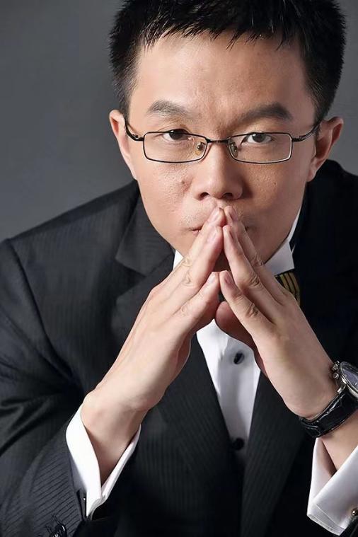 我身穿蛇院袍，在环球影城看「德赫」同人文？