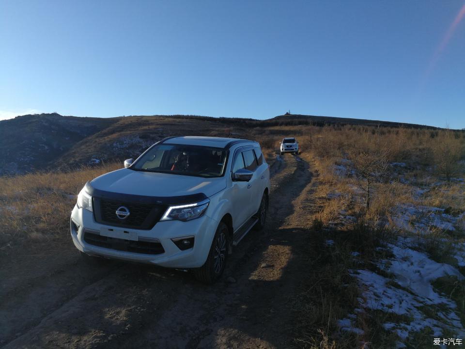 途达2021款2.5t柴油版越野视频,2021款途达四驱七座越野视频