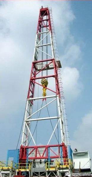 钻井井架平台示意图,钻井井架怎么立起来的