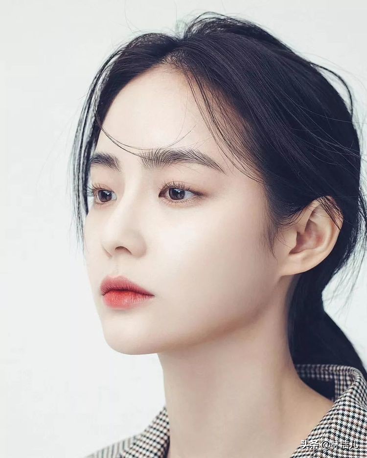 倪妮杨幂同款妆容,倪妮清透化妆教程