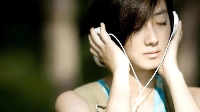 苹果耳机转接头需要蓝牙连接么,苹果转接头耳机插上去没反应