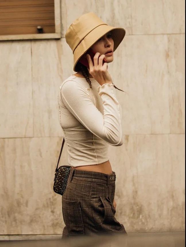 倒瓜子脸型适合戴什么帽子,脸型长的男生适合戴的帽子