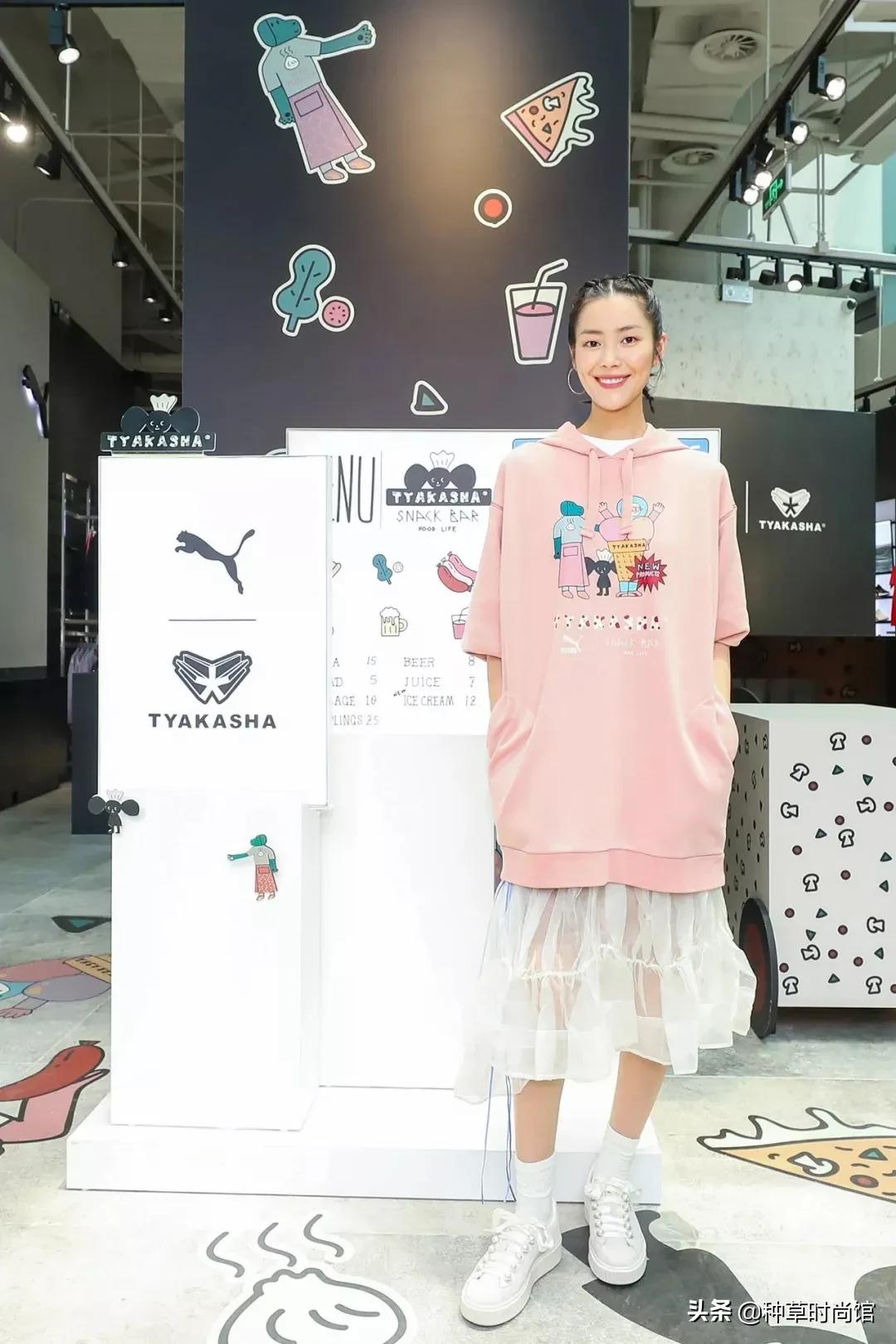 秋冬新款上新卫衣穿搭,今年秋款卫衣的流行款式