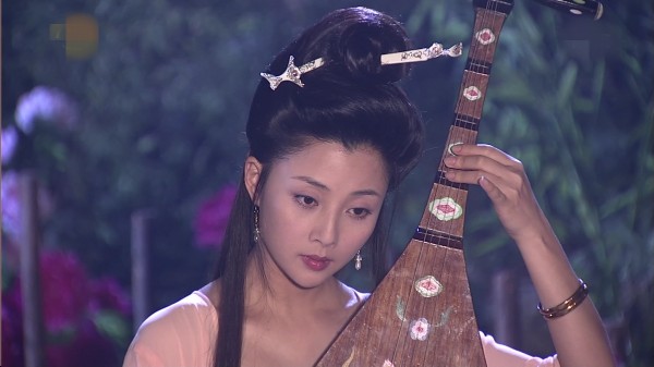 杨贵妃是被谁给杀死了的,杨贵妃被宠幸十一年没有子嗣