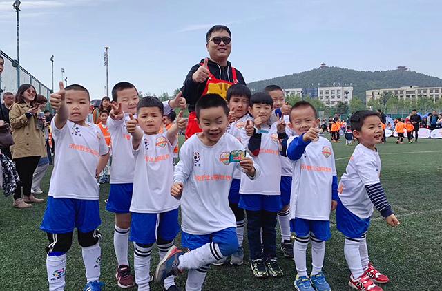 七公兄弟助力山东省第四届小小足球赛开幕！