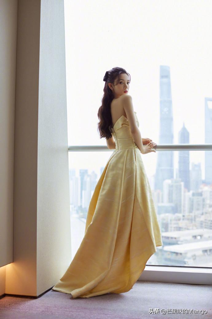 一对蝴蝶结发饰戴法女童,古风蝴蝶结发饰教程戴法幼儿