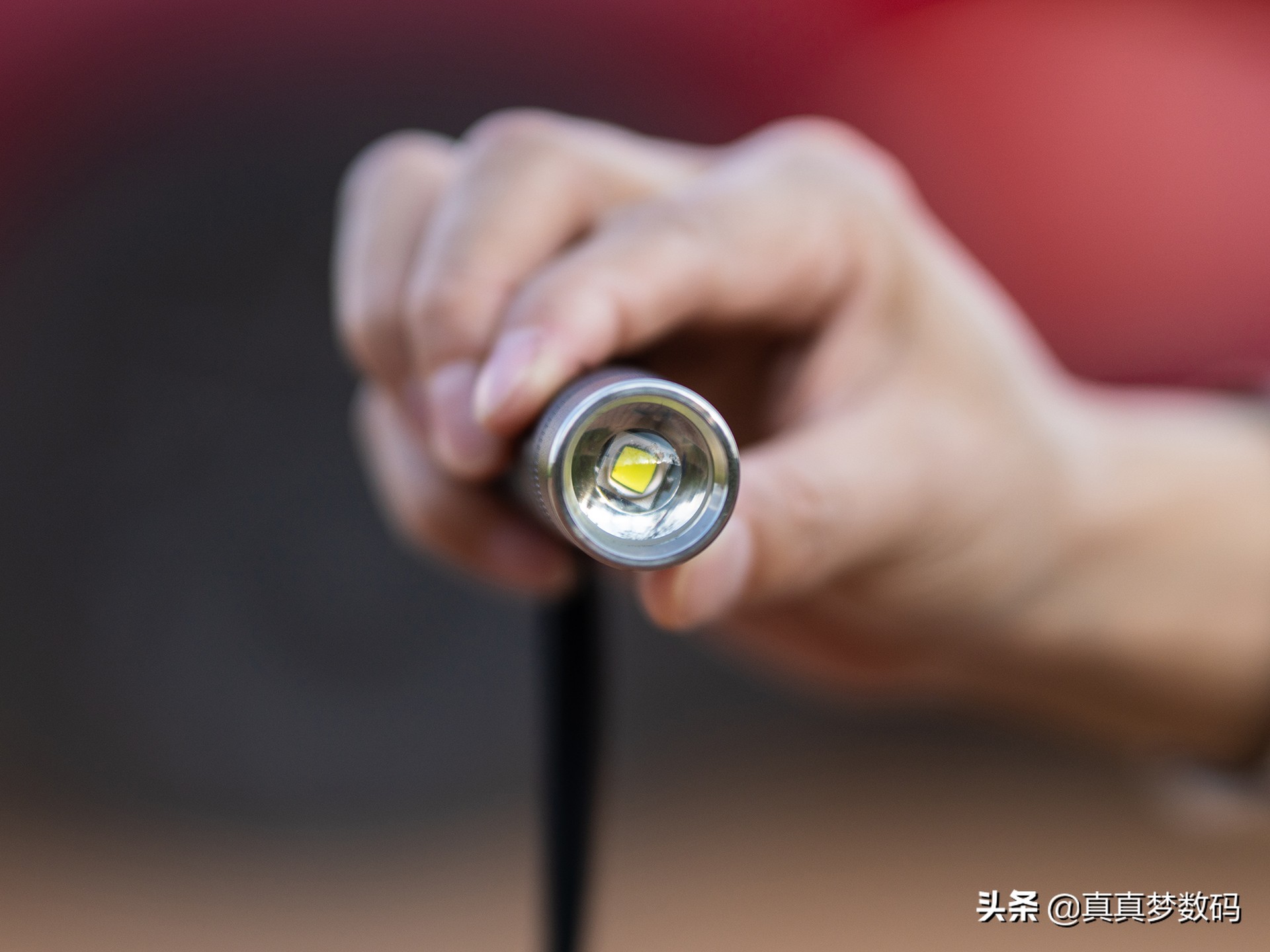 强光手电筒应该如何选择,强光手电筒怎样选