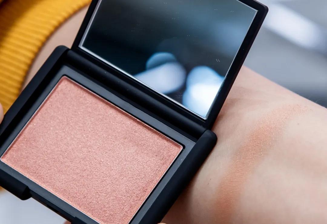 刷爆全网的美妆店空降天津了，到处都是人，大批现场照片被曝光