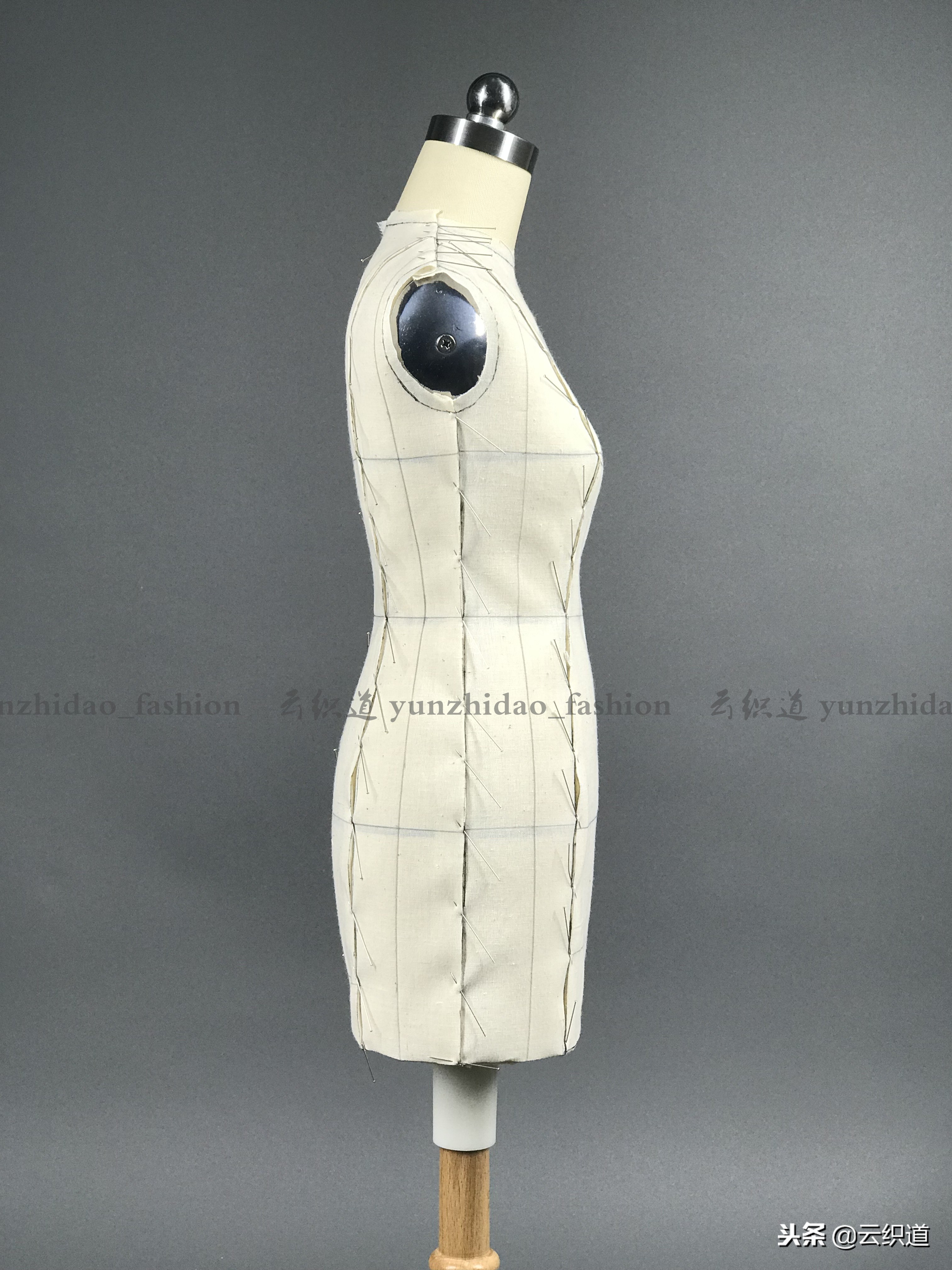 衣服裁剪制作女,服装立体裁剪稿子怎么做