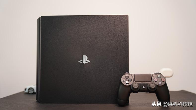 ps4profifa20鐢婚潰瀵规瘮,鐜╄浆绱㈠凹鐢佃濂堥