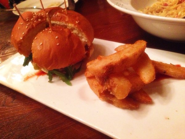 「杭州」风情烤翅排队尝激情刺激好味道吃了还想做个回头客