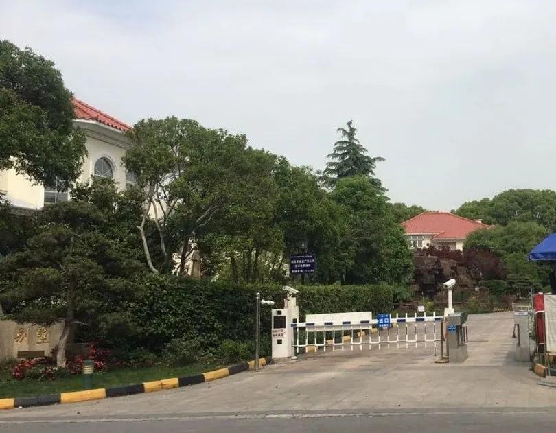 倒挂4W+?园区金鸡湖畔还藏着别墅,实探发现