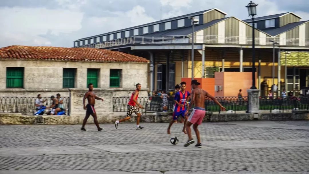 美国西海岸(碰撞)古巴哈瓦那