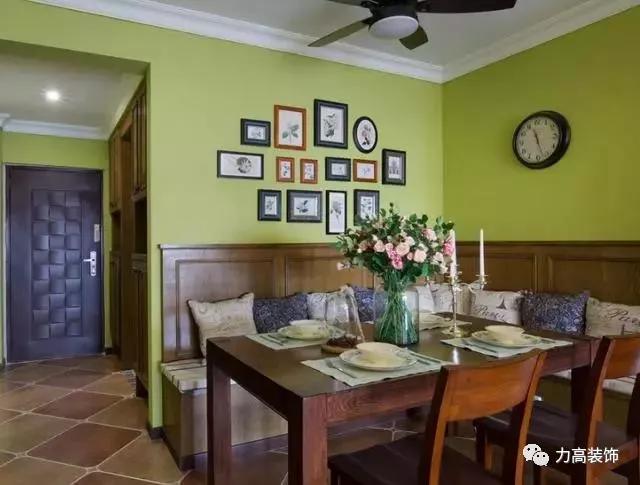 家里人少餐桌买圆还是方,小户型客厅小怎么选餐桌