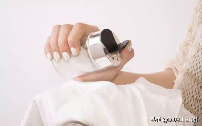 衣服发黄用什么漂白水好用,白衣服发黄用漂白剂能洗白吗