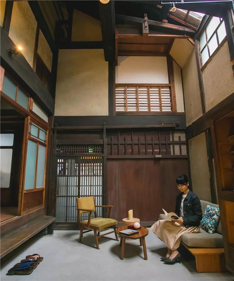 为英伦女神而生，20万日元一把的“樱和伞”，发售一小时就被抢光