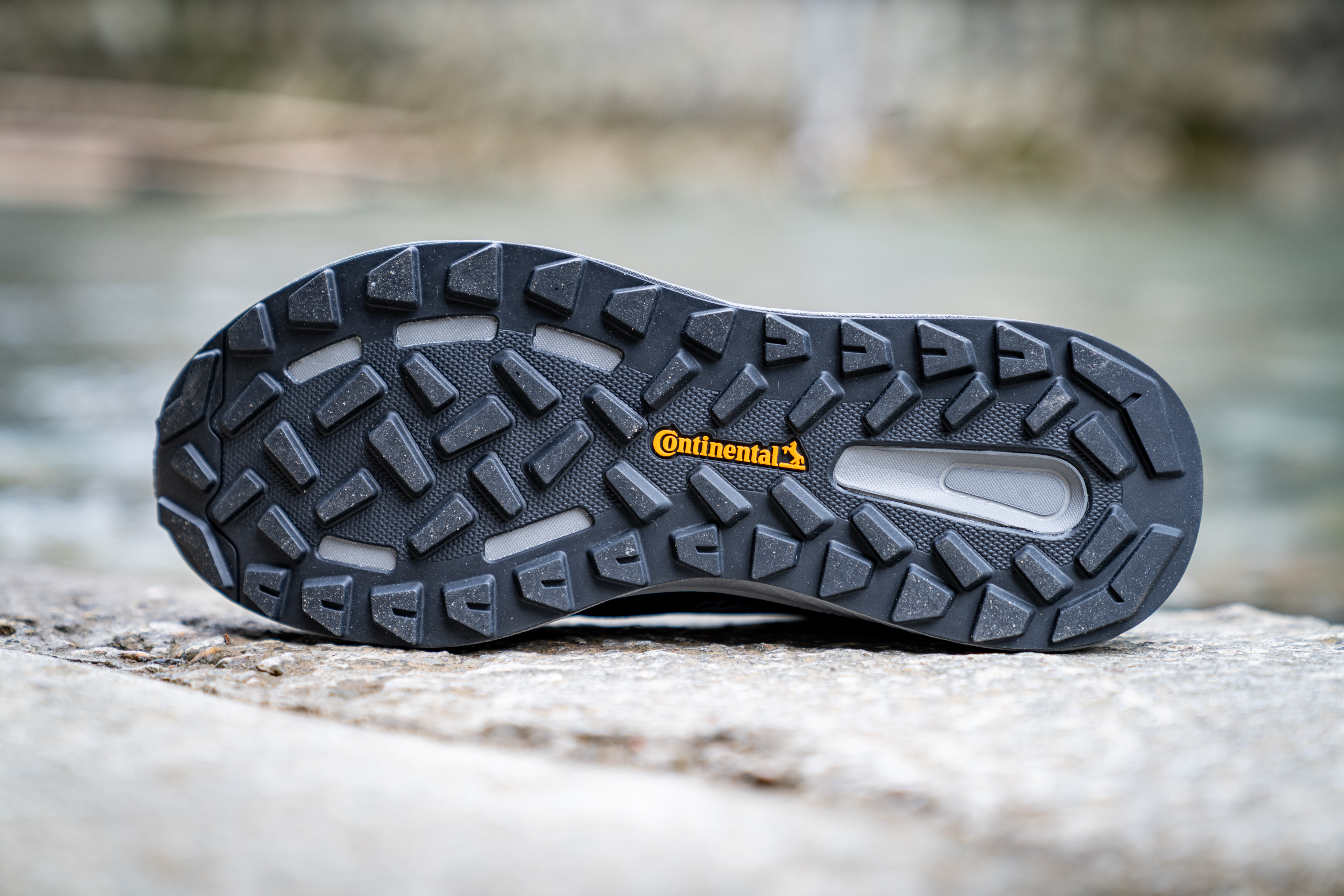 adidasterrex鞋子防水吗,adidasterrex徒步鞋测评