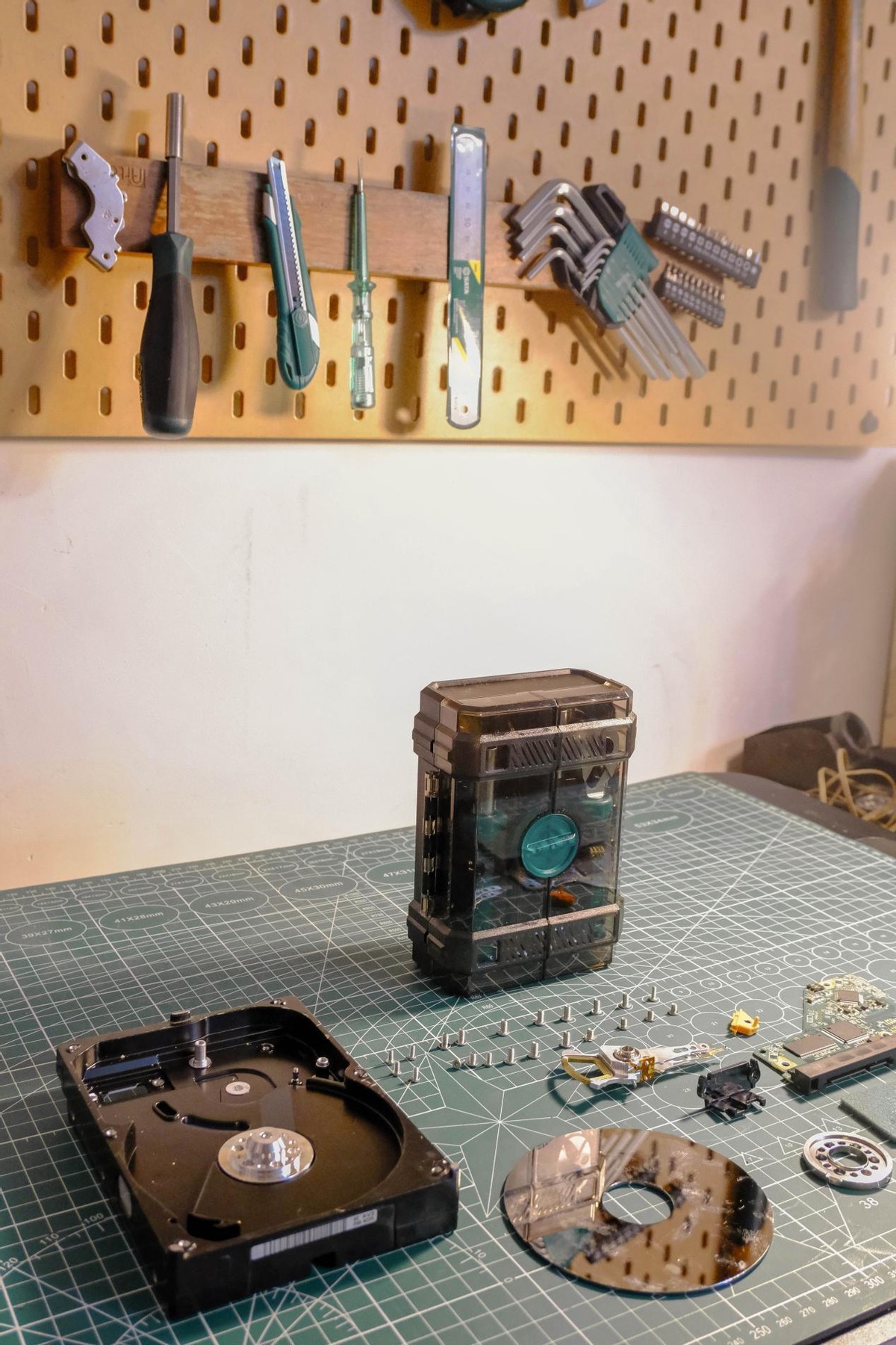 我只动口不动手，手提百宝箱的模范老公立即执行