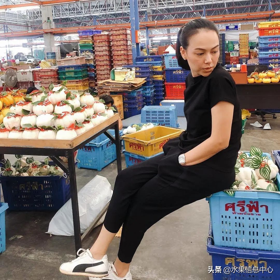 西双版纳水果市场榴莲 (上海亚洲最大的水果批发市场榴莲)