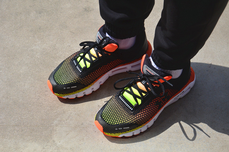 安德玛跑步鞋hovr5,安德玛hovrinfinite4跑步鞋