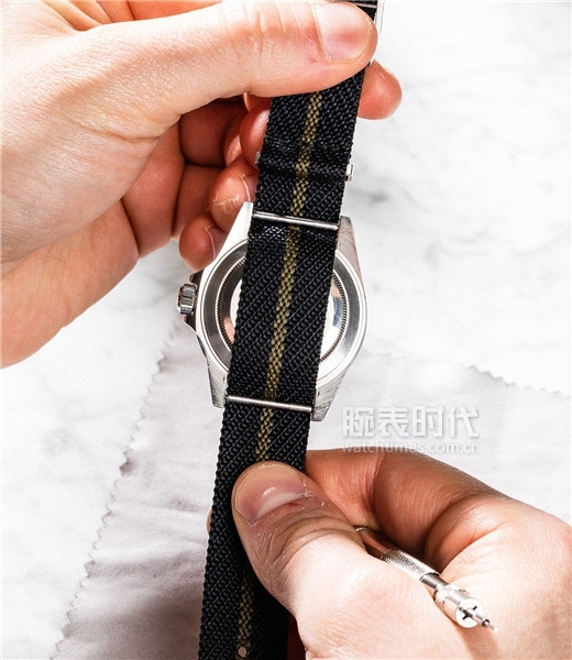 小米手环换表带教程,小米手表x5换表带图解