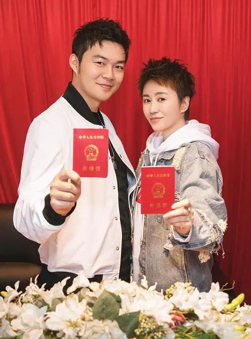 年下男为啥喜欢大龄女,大龄男女的真实感觉