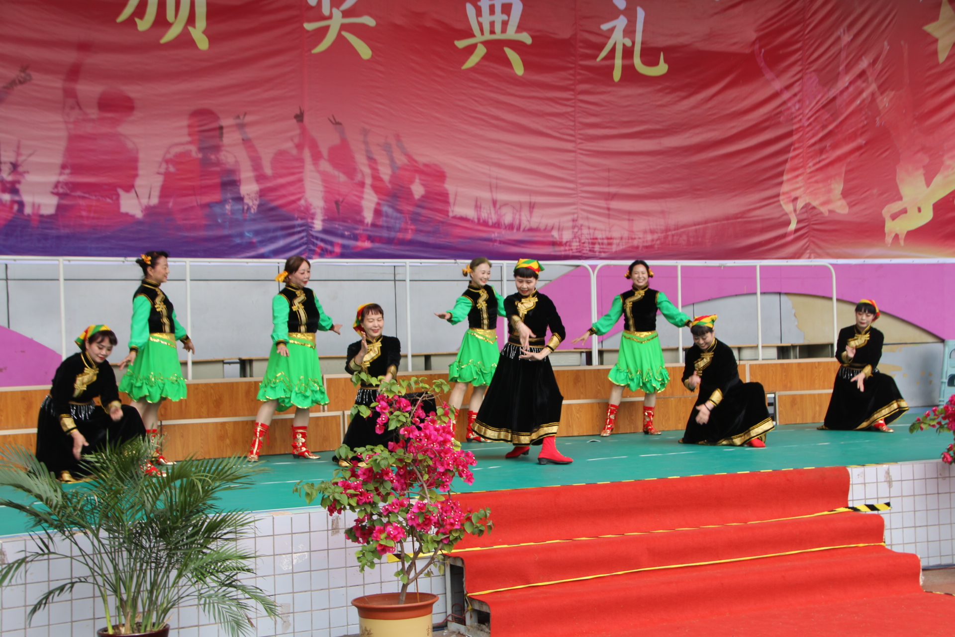 西安市第七十五中学“名校+”教育联合体庆祝建*党**100周年暨第八届校园之星颁奖典礼活动