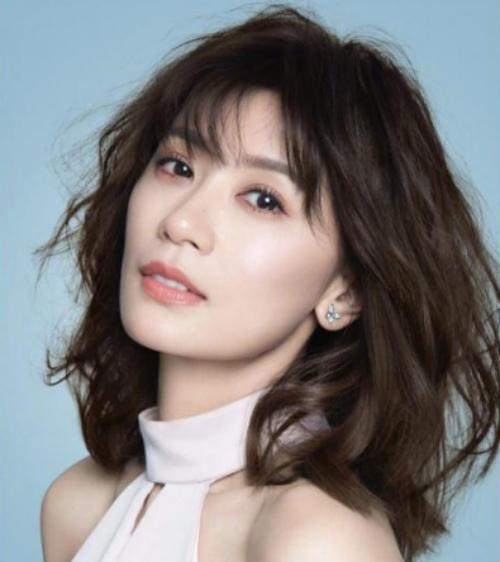 为什么和同龄人比像小孩,为什么年纪越大越像小孩