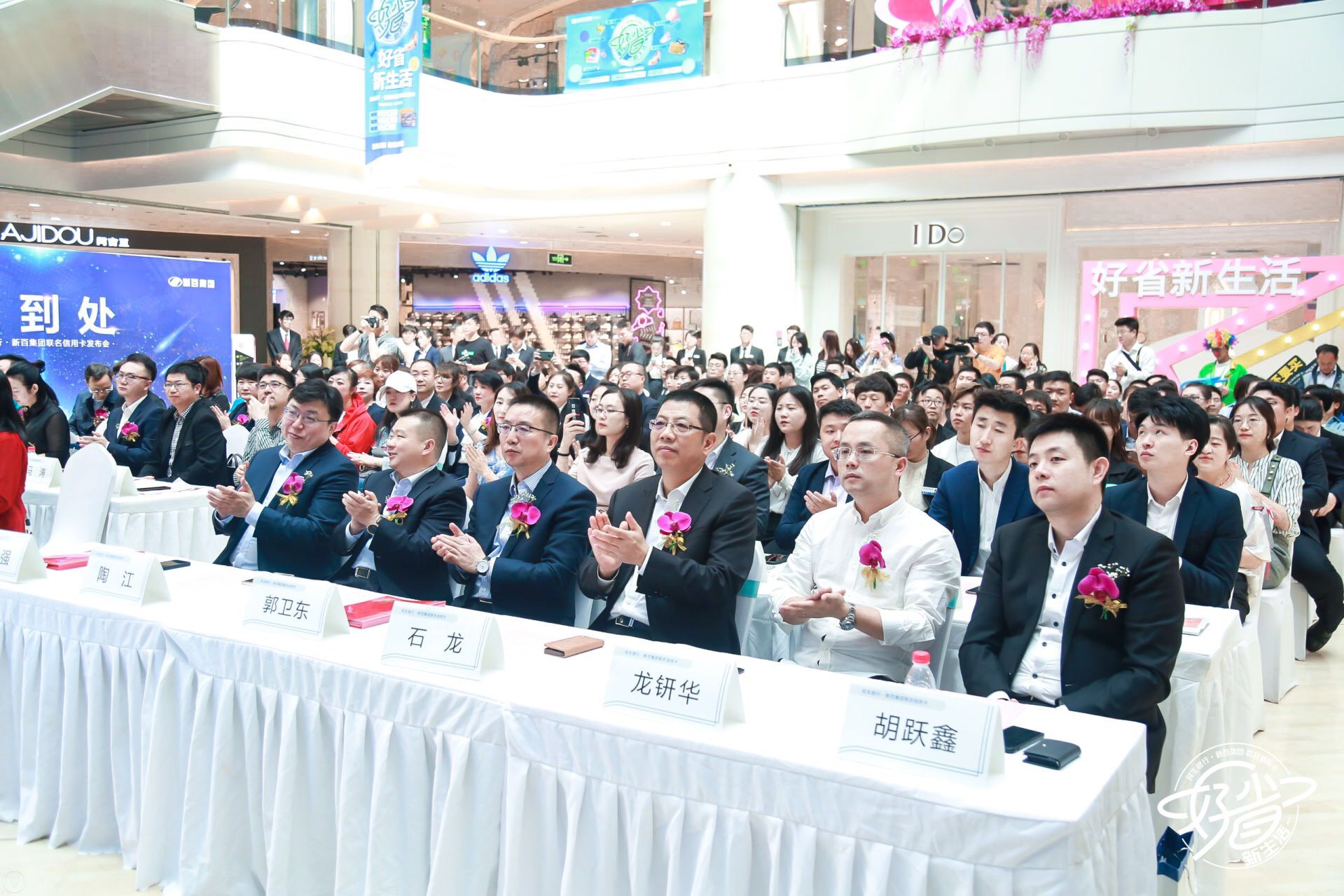 民生银行白金精英高端信用卡,民生银行信用卡发行数量