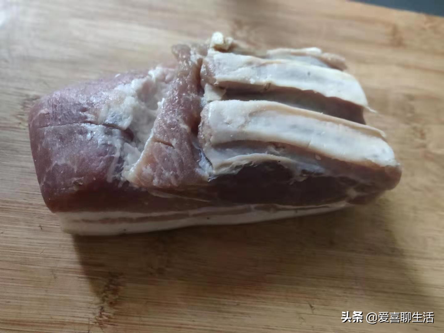 腌腊肉多数人错了，多做这几步，腊肉咸香入味肉质紧致，来看步骤