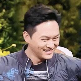 妻子团爆老公丑事：汪峰脚指甲硬到剪不动，买超耳朵被张嘉倪掏聋