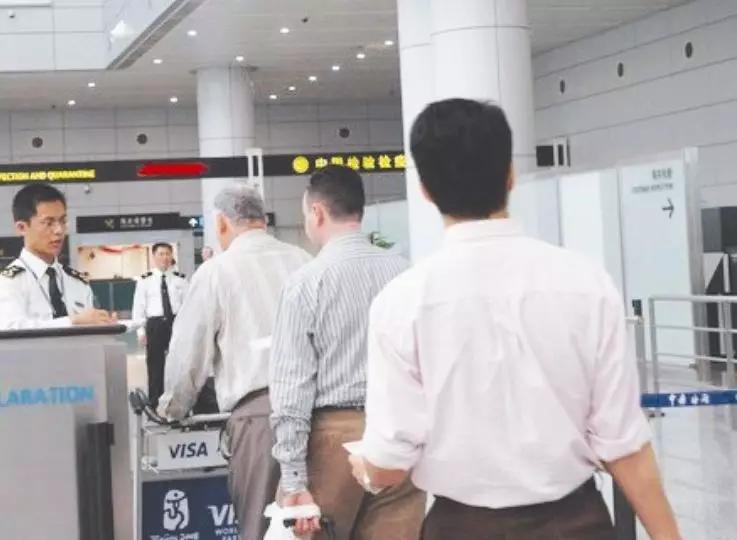 海外华人回国更新护照都需要什么,海外华人凭护照办理身份证