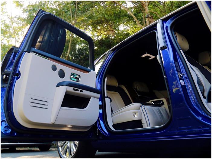 试驾劳斯莱斯古思特新款,新款劳斯莱斯古思特沉浸式体验