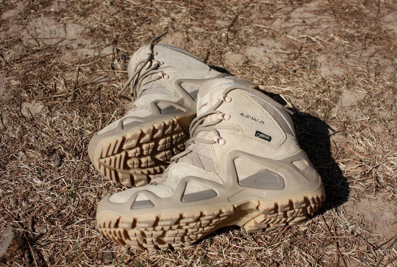 秋冬雨天适合穿什么,秋冬穿的雨鞋