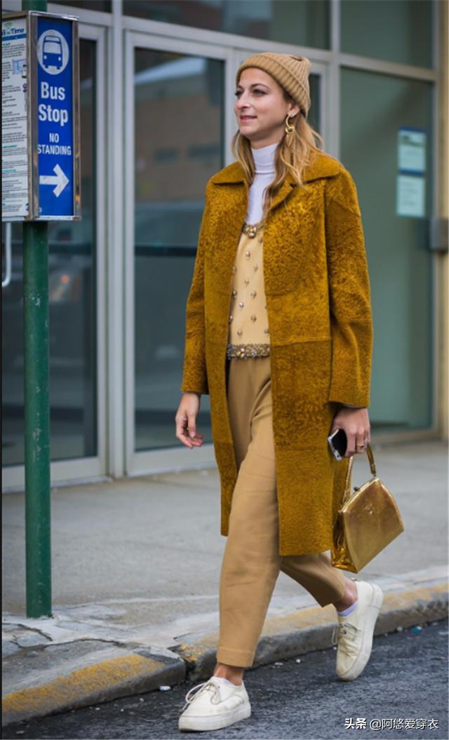 中长款风衣穿搭什么鞋,今年流行风衣运动鞋