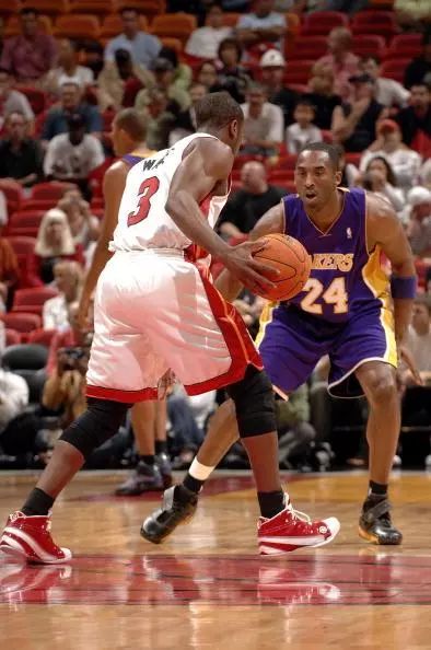 韦德新战靴竟致敬科比,韦德最后一个赛季上脚球鞋