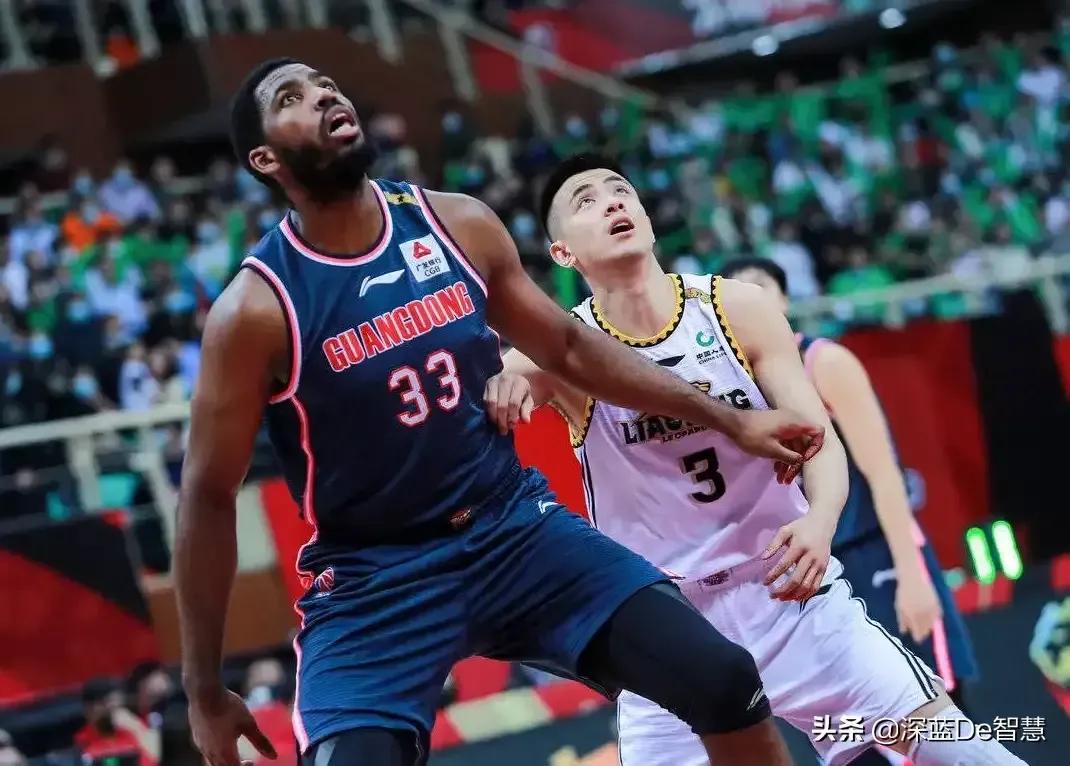 杜锋打口哨,杜锋吹口哨图片