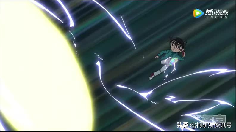 小兰怀疑柯南的真实身份,脑洞大开小兰