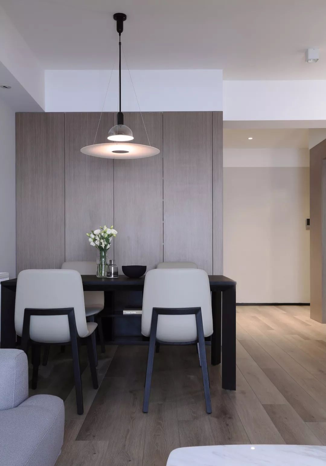 木饰面的背景墙温润的质感,木饰面做背景墙环保耐用吗