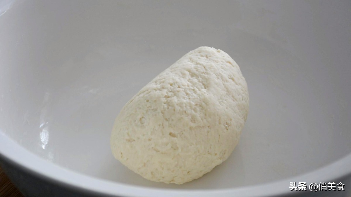 油饼这样做又软又蓬松,和面的比例很关键,放半个月都不会硬