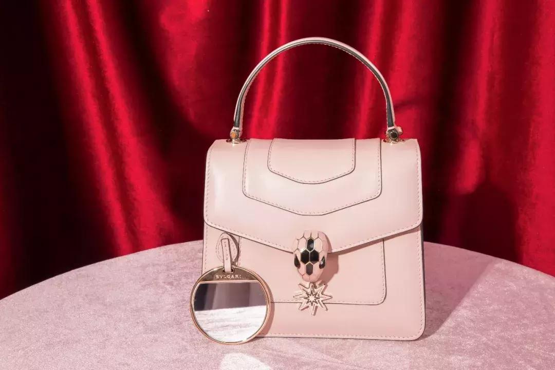 圣诞最流行的包,小众包包推荐圣诞老人