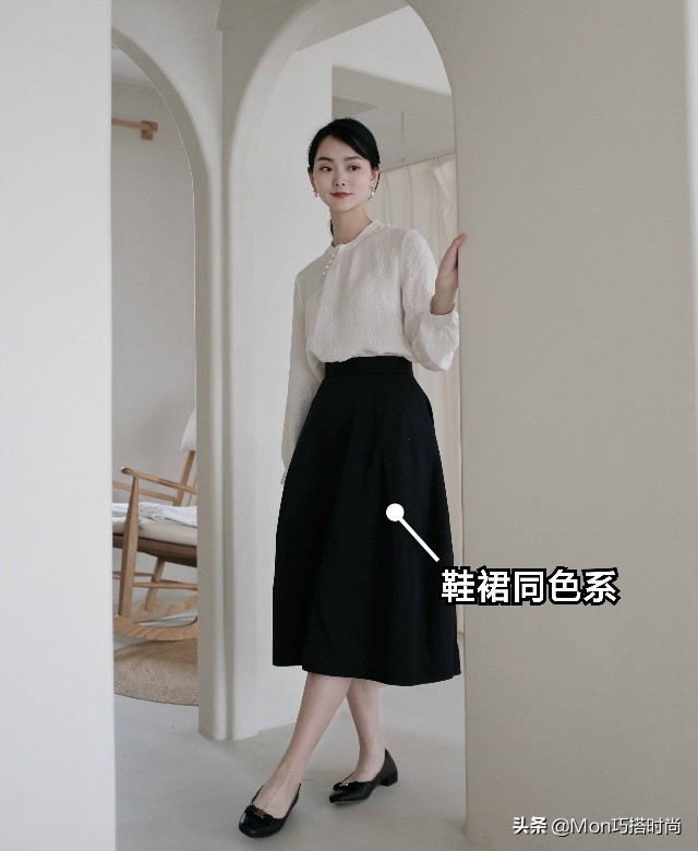 烂大街的“奶奶鞋”，想不到这么时髦，夏天用来搭半身裙，真优雅